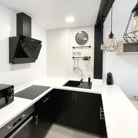 Luminoso En Pleno Centro De *